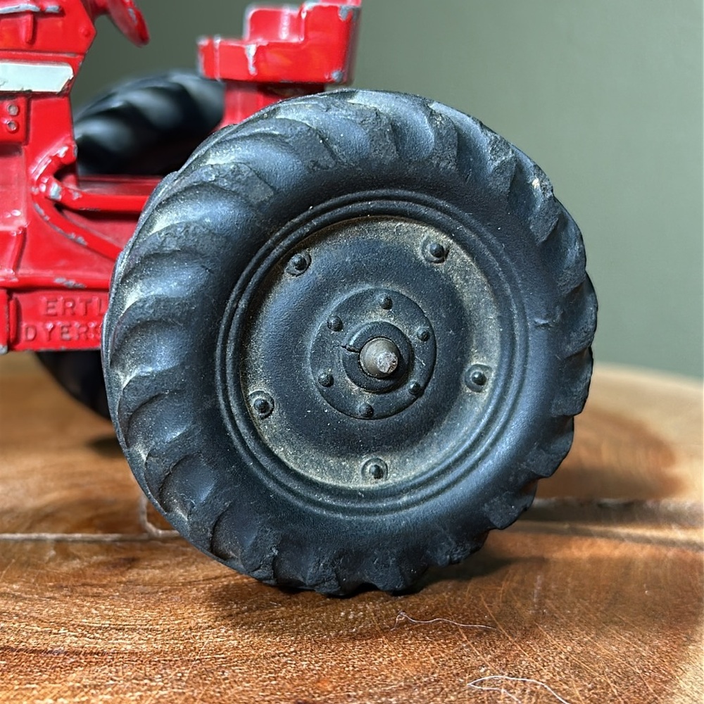 ERTL Vintage International Harvester 656 - Picture 9 of 13